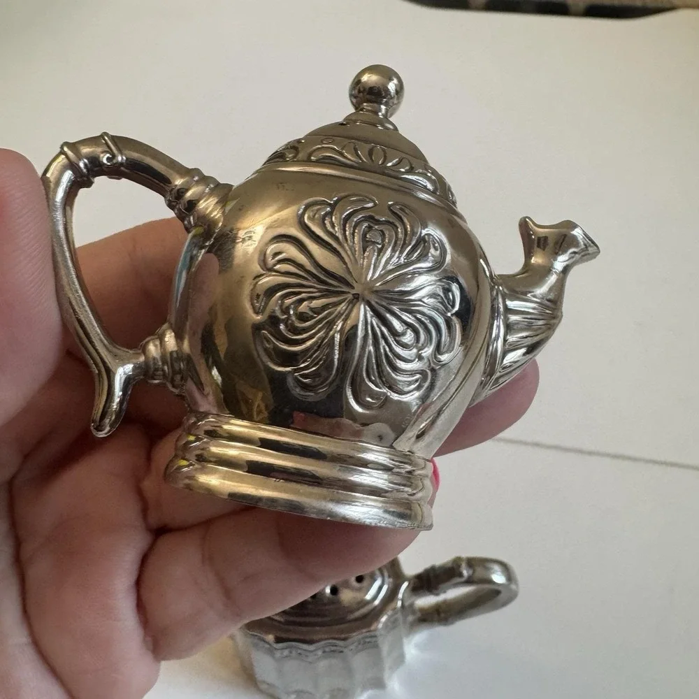 Vtg Godinger Silver Art Co. Teapot/Coffee Pot Silver Salt & Pepper Shakers Set